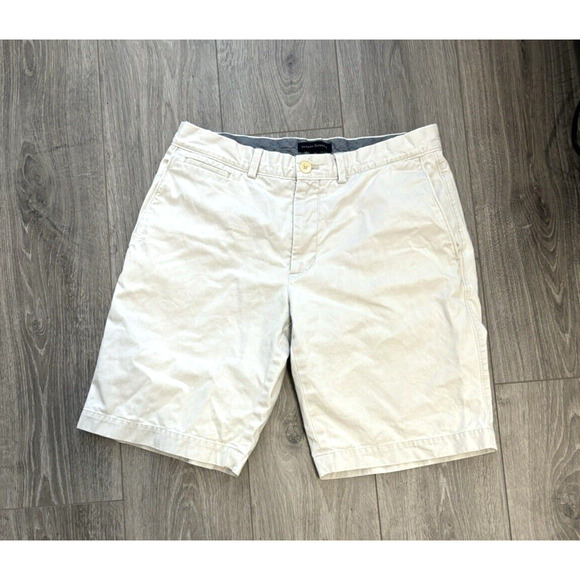 Banana Republic Men's Khaki Walking Casual Shorts - Classic Preppy Style Size 33 - Picture 1 of 6